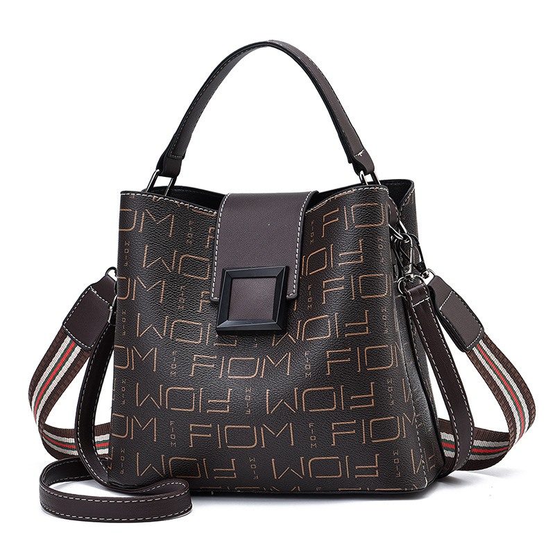 Bag Girl 2022 New Trendy and fashionable women's Bag, large capacity bucket bag, elegant single-shoulder handbag, versatile crossbody bag Application Scenario