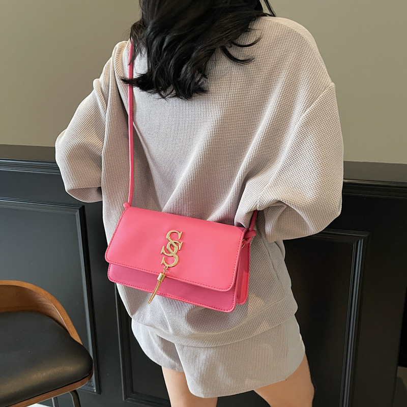 New fashionable, versatile and trendy single-shoulder bag, simple and casual bag, women's 2025 summer retro fashion crossbody bag details Picture