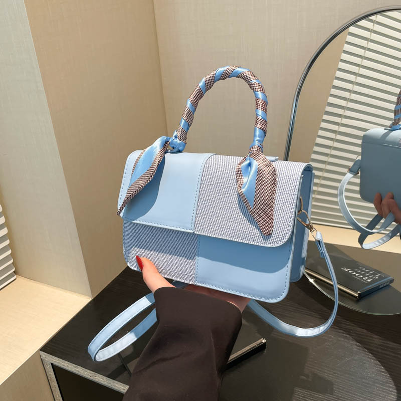 A new 2025 stylish small square bag for women's commuting to work, a versatile and elegant single-shoulder crossbody bag full figure