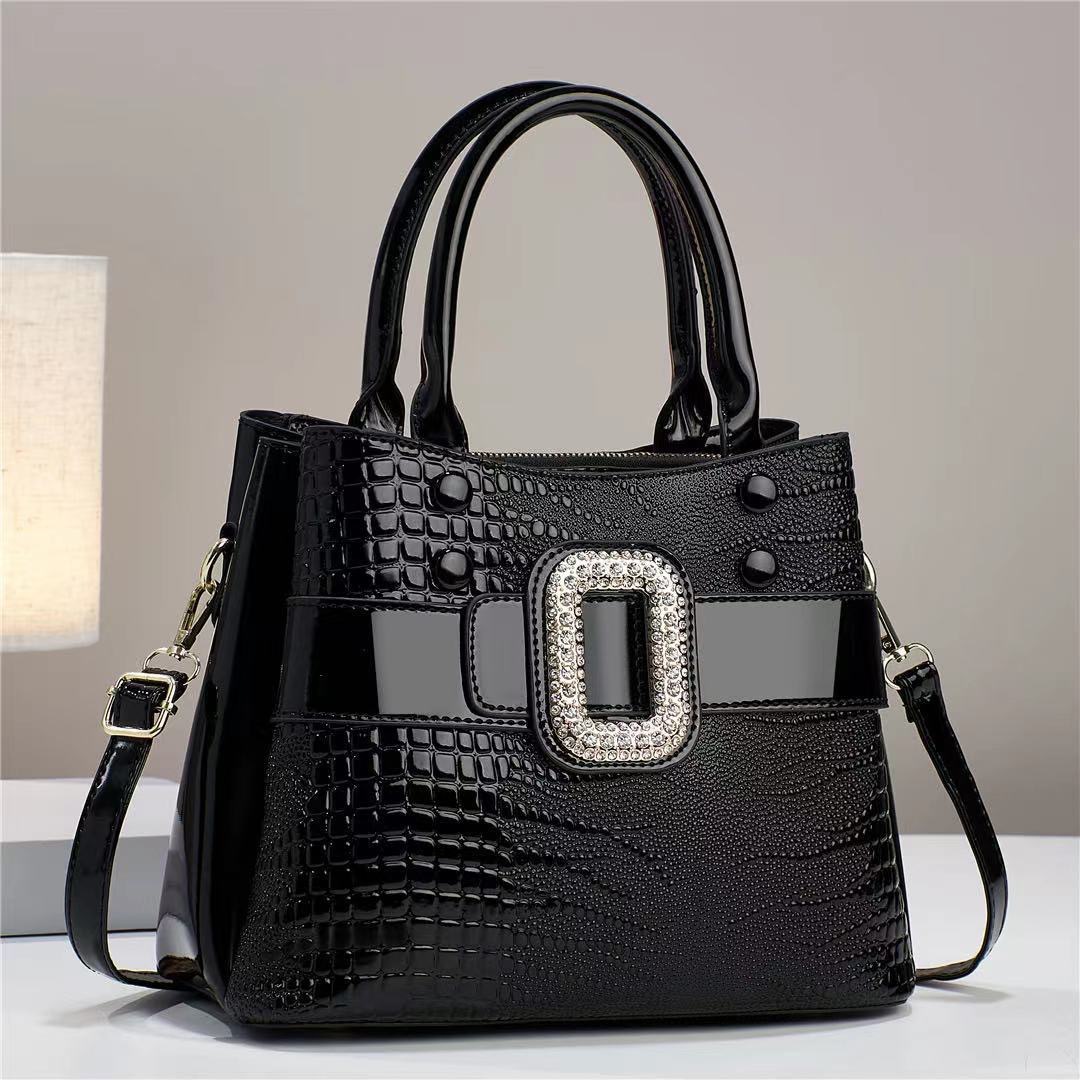 2023 new style spliced shiny leather cross-border large-capacity high-quality women's bag with lizard pattern, large single-shoulder crossbody bag Item Picture