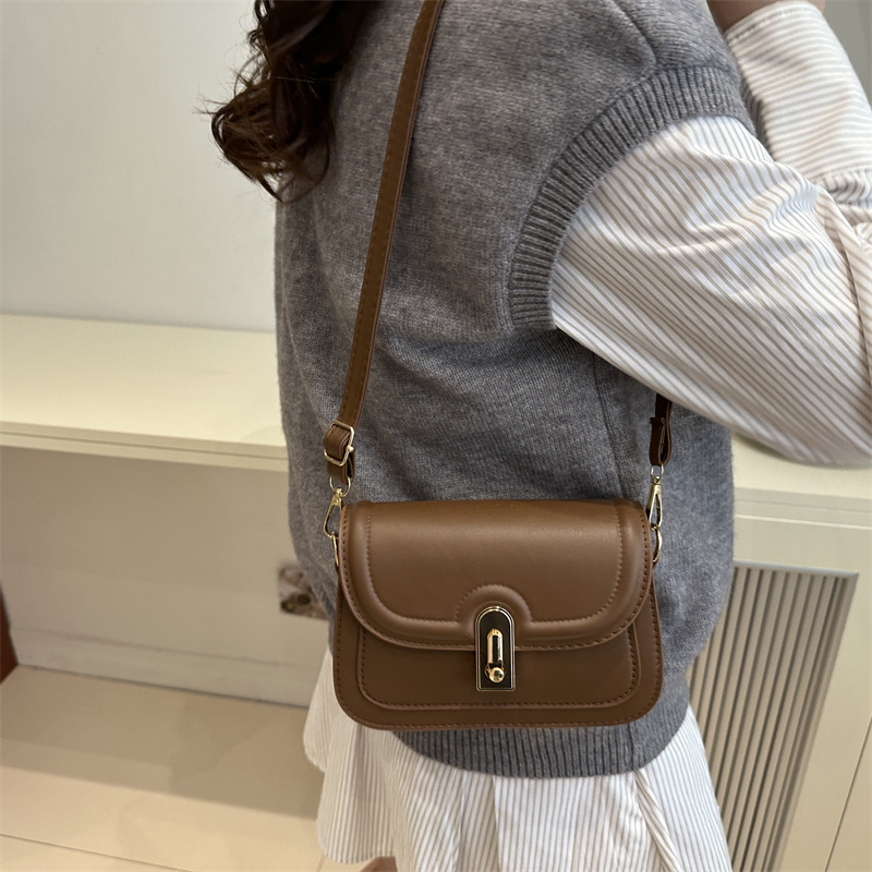 This year's popular simple and retro small women's bag 2024 new style, trendy and versatile single-shoulder crossbody small square bag Specification drawing
