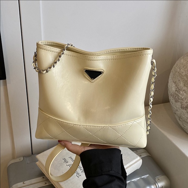 Cross-border Korean-style high-end fashion diamond-shaped chain bucket bag for women 2025 new retro casual single-shoulder crossbody bag full figure