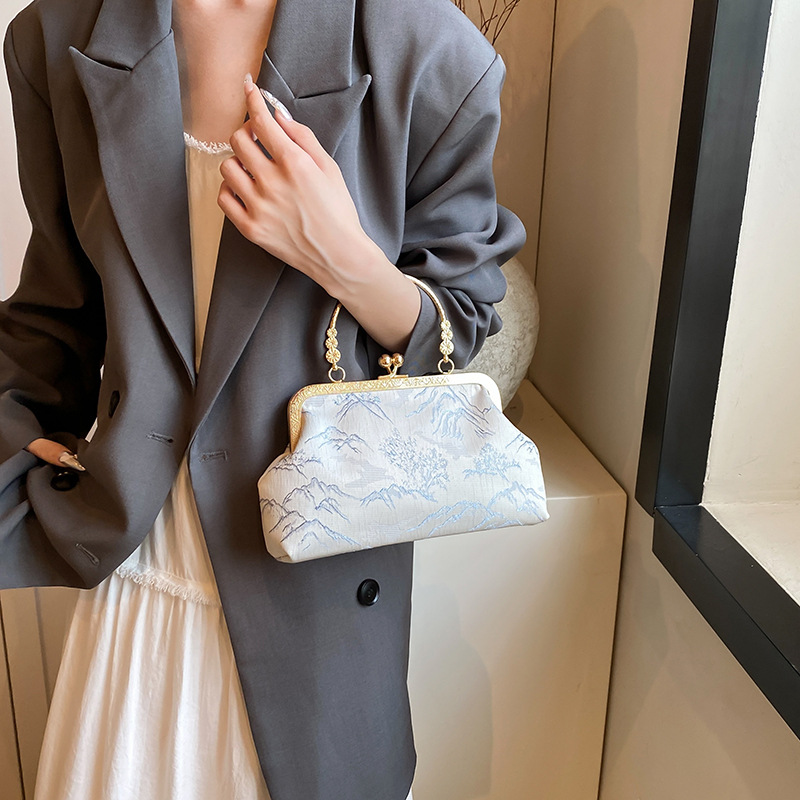 Cross-border quality handbag, women's 2024 new trendy and fashionable handbag, clasp bag, niche design, single-shoulder shell bag Specification drawing
