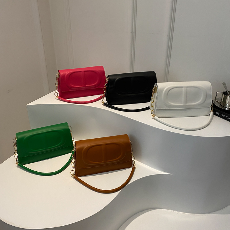 Stylish solid color pressed shell bag 2024 new style fashionable single-shoulder bag, simple commuting crossbody bag, stylish and textured women's bag Application Scenario