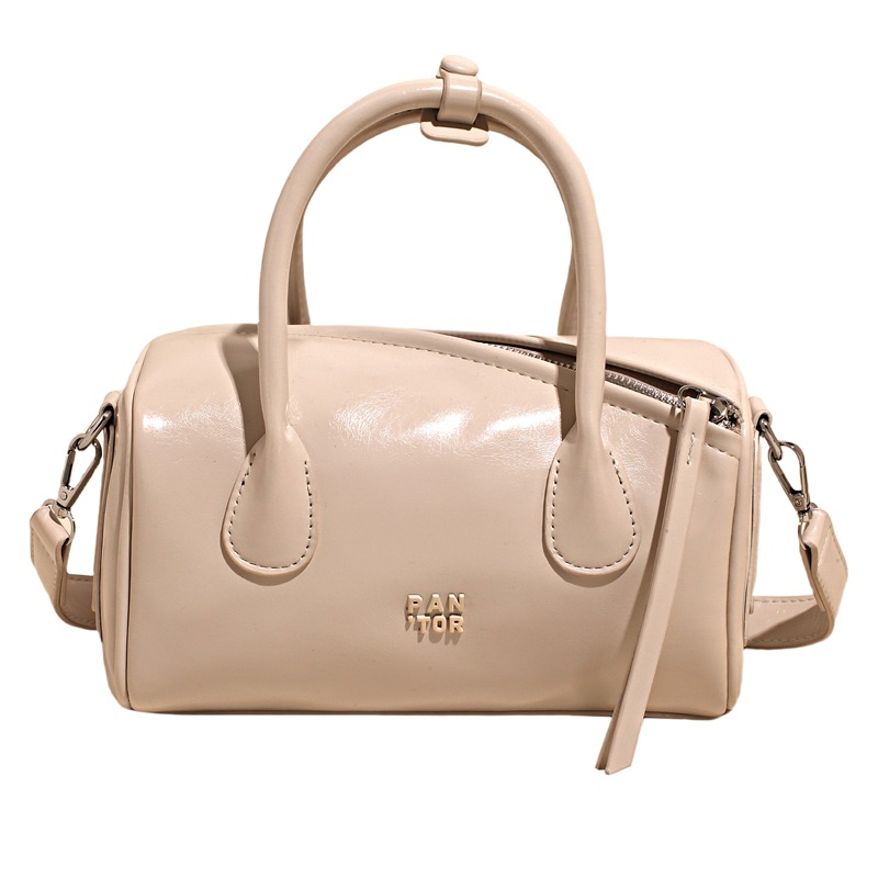 A niche fashion handbag for women, a 2025 new summer simple pillow bag, a versatile Boston crossbody bag Item Picture