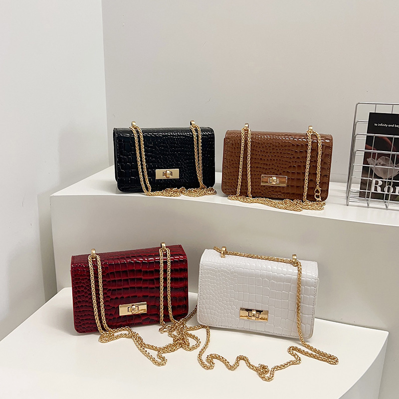 Cross-border simple and trendy small bag with stone pattern, new fashionable crossbody bag, stylish Korean-style solid color commuter single-shoulder bag Application Scenario