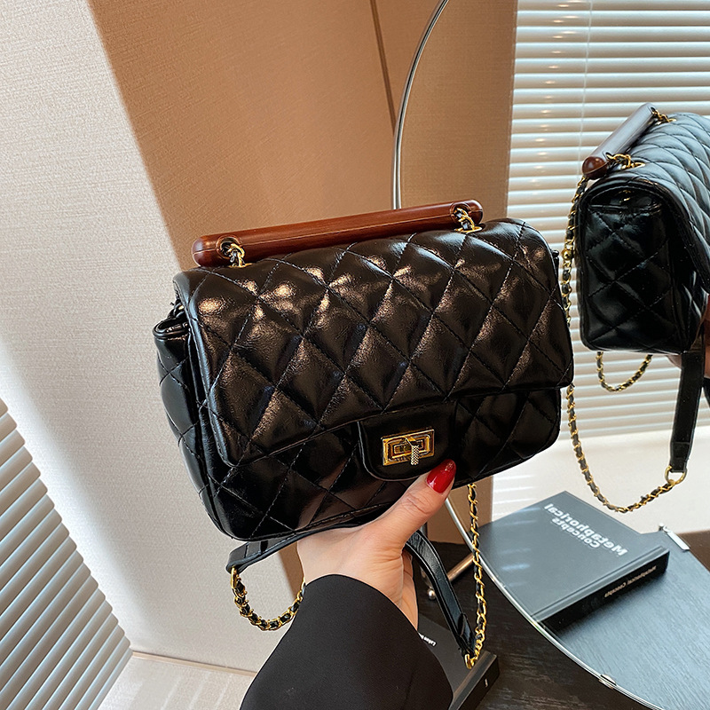 Large-capacity women's 2024 new stylish diamond-shaped chain crossbody bag, retro and versatile single-shoulder tote wandering bag Specification drawing