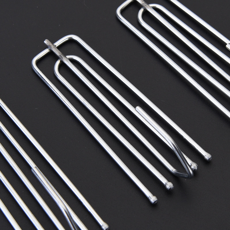 Wholesale of stainless steel curtain accessories, hooks, fabric forks, electroplated four-claw hooks, white fabric straps, and direct sales of curtain accessories Application Scenario