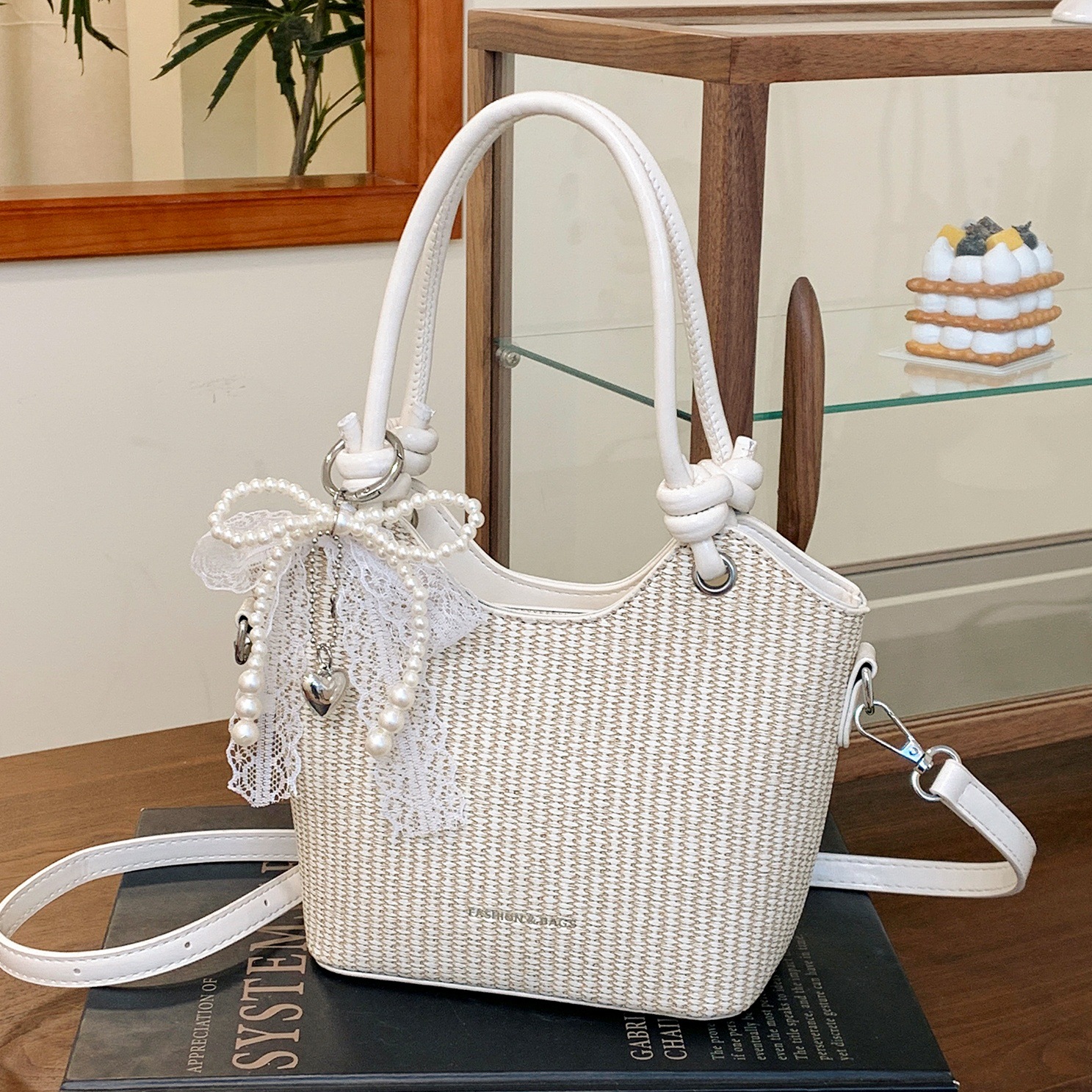 High-end women's 2025 new style bucket bag, fashionable and versatile single-shoulder bag, commuting crossbody handbag full figure
