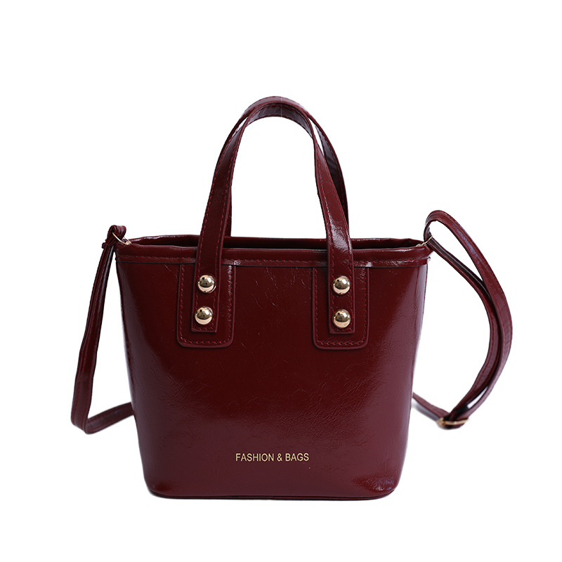 Simple and stylish bucket bag, new trendy and high-quality women's bag, large-capacity commuting single-shoulder crossbody bag, lightweight handbag Item Picture