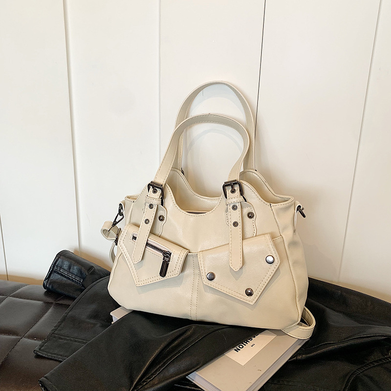 A niche design motorcycle style tote bag for women, a new 2024 trendy, fashionable and retro commuter hand-held shoulder bag Specification drawing