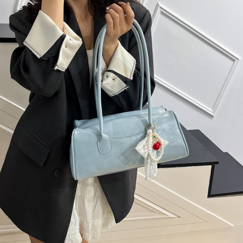 Cross-border, trendy and niche design underarm bag for women 2025 New trend, fashionable and versatile, large-capacity commuting single-shoulder bag details Picture