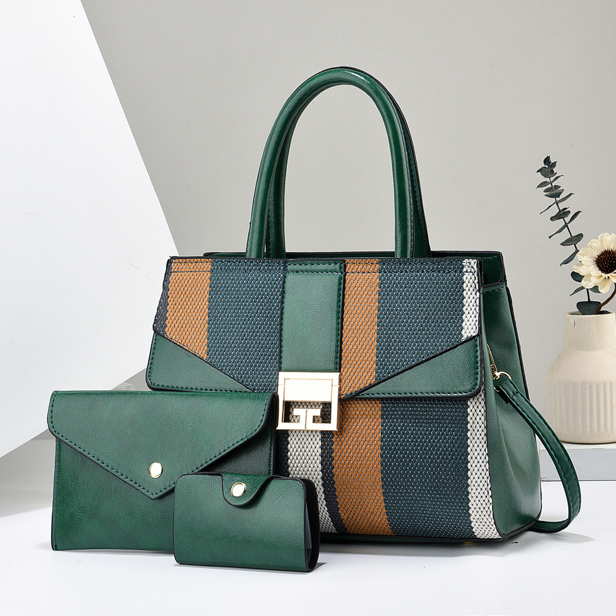 The new 2024 European and American fashion nylon color-blocking large-capacity single-shoulder, crossbody and hand-carry three-piece women's bag details Picture