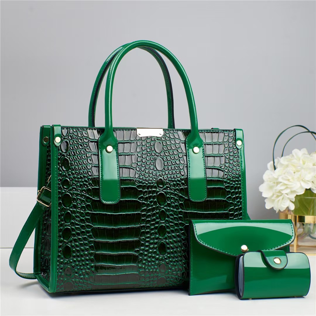 Three-piece set of crocodile-patterned mother and child bag 2025, large capacity carrying bag, fashionable women's single-shoulder tote bag full figure