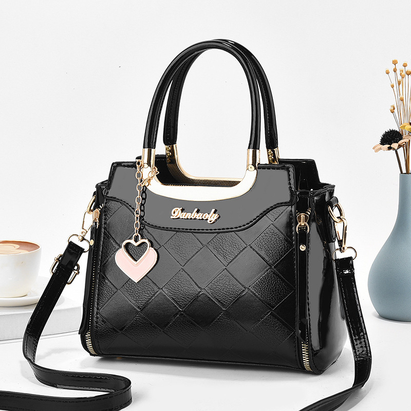 2023 Summer New Fashion middle-aged bestsellers Women's bags, single-shoulder crossbody bags, elegant mom bags, versatile handbags Application Scenario