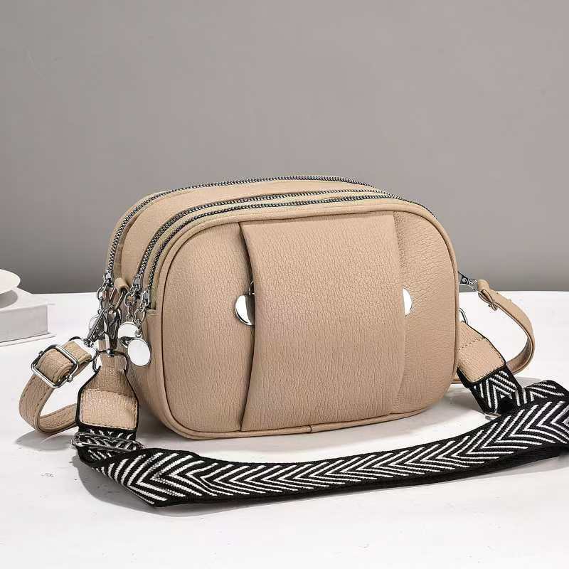 A new multi-layered small bag with a high aesthetic level, a cross-border niche quality small square bag, and a fashionable and versatile single-shoulder crossbody bag Application Scenario