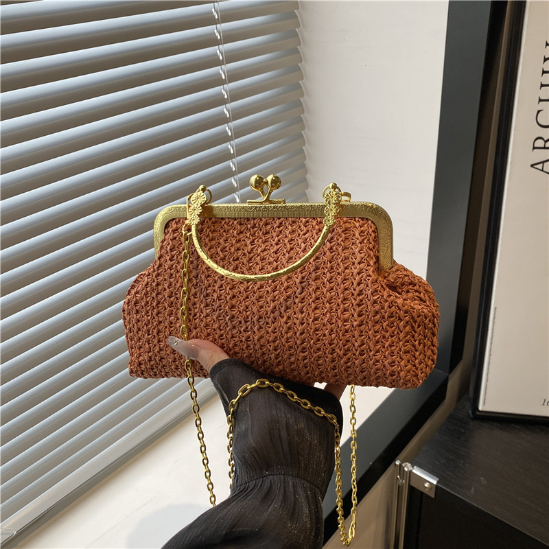 Fashionable chain bag for women 2025 Spring New style, trendy and simple single-shoulder shell bag, casual crossbody bag for women full figure