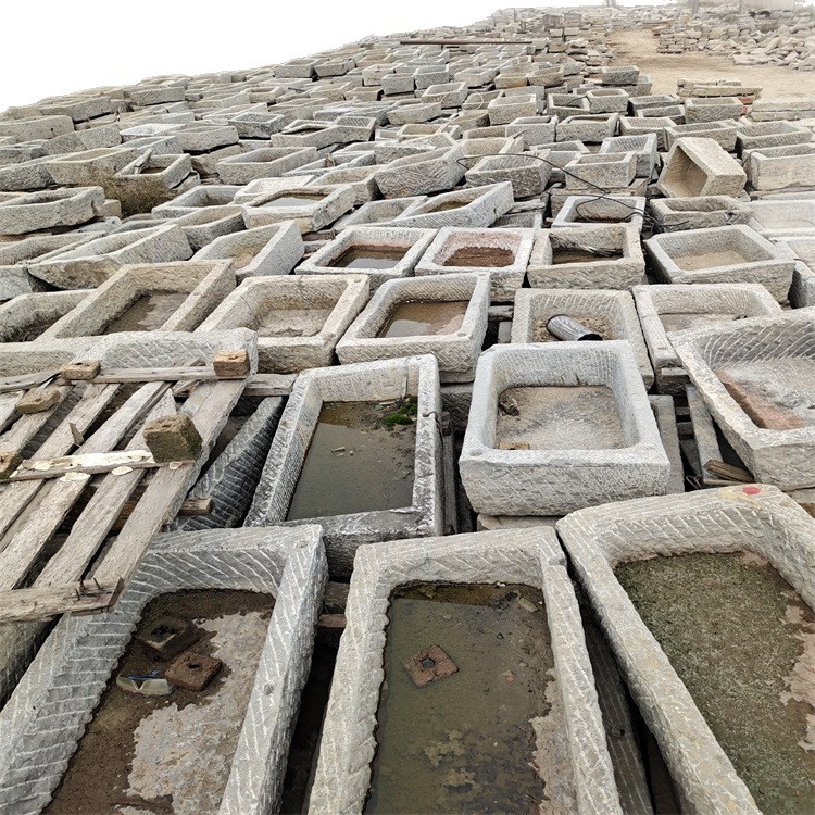 Rural old stone trough manufacturer, antique and aged natural bluestone courtyard washbasin, granite flowing water decorative item Item Picture