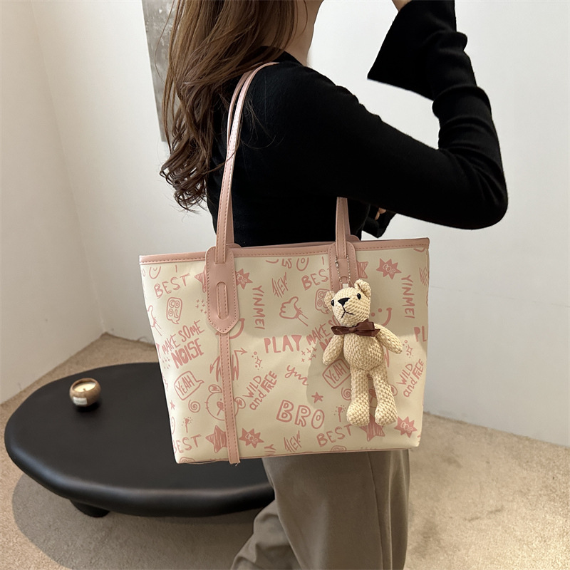 Fashionable large-capacity commuter bag 2024 new women's bag, summer popular single-shoulder bag, high-quality commuter tote bag details Picture