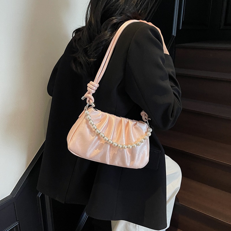 The 2025 new spring/Summer beaded pleated underarm bag for women is fashionable, stylish and light luxury single-shoulder bag, versatile and trendy crossbody bag details Picture