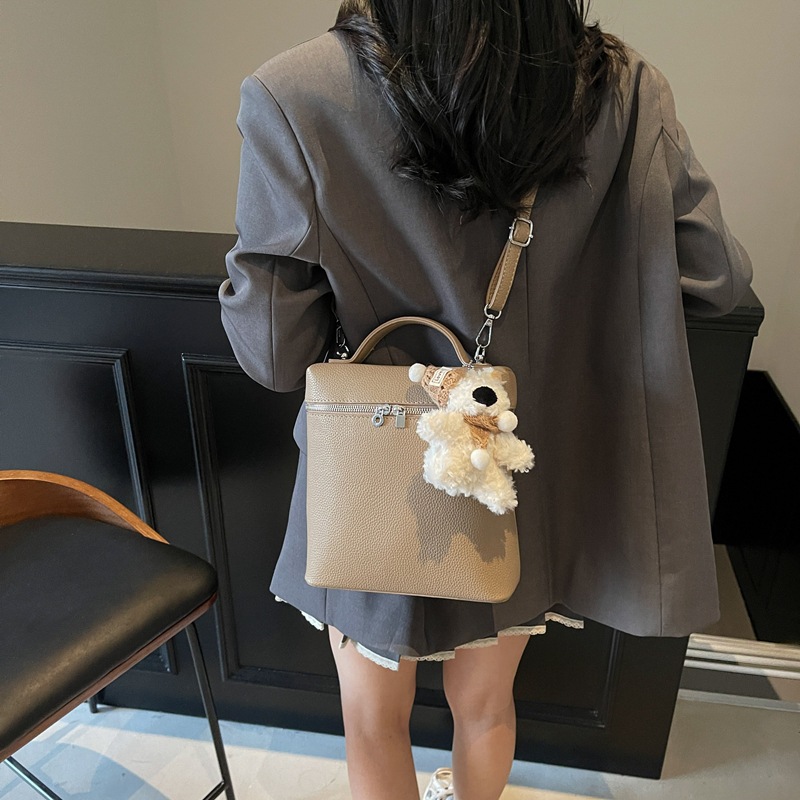 Korean fashion trend lychee pattern backpack for women 2025 new style simple, fresh, cute and versatile single-shoulder crossbody bag Application Scenario
