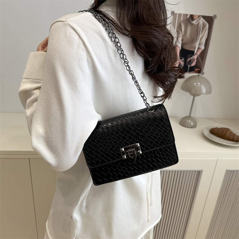 Chain small square bag, street trend fashion and individuality, stone pattern crossbody women's bag, new summer casual and simple single-shoulder bag Specification drawing