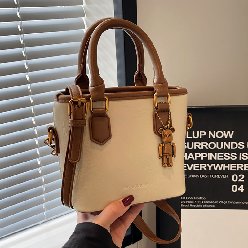 The 2024 new crossbody bag of Lady Bag is fashionable, versatile and features a niche design. This year, the simple hand-held bucket bag is in fashion full figure