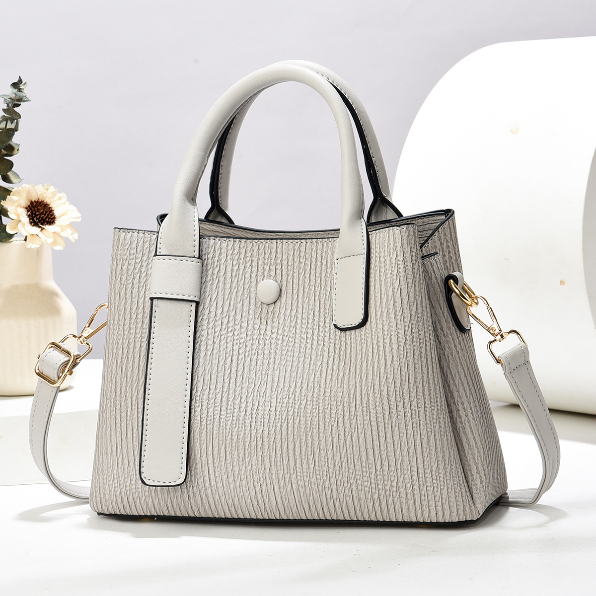 New woven fashionable single-shoulder bag for foreign trade, fashionable cross-border versatile handbag, cross-border large-capacity crossbody bag for women Application Scenario