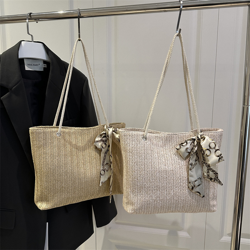 Ladies' tote bag, large capacity bag, 2025 new style fashionable handbag, single-shoulder underarm bag, straw woven casual large bag Application Scenario