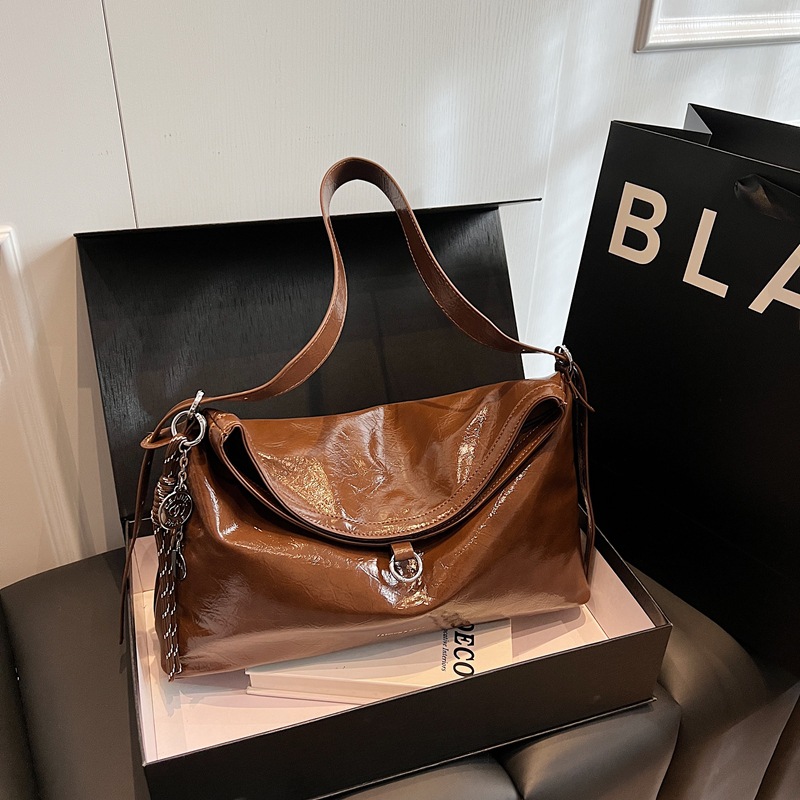 Retro large bag for women, 2024 new style, trendy high-end single-shoulder bag, large-capacity tote bag, commuter crossbody bag Specification drawing