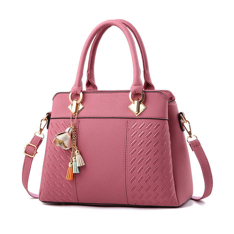 We offer delivery services for the new 2024 pu large-capacity mother's handbag, single-shoulder crossbody bag and middle-aged women's bag for cross-border trade Application Scenario