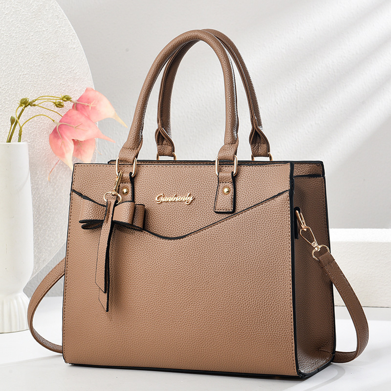 Cross-border delivery of women's bags 2025 new style crossbody bag, women's handbag, large capacity, high-end girls' feel, Kerry bag Application Scenario