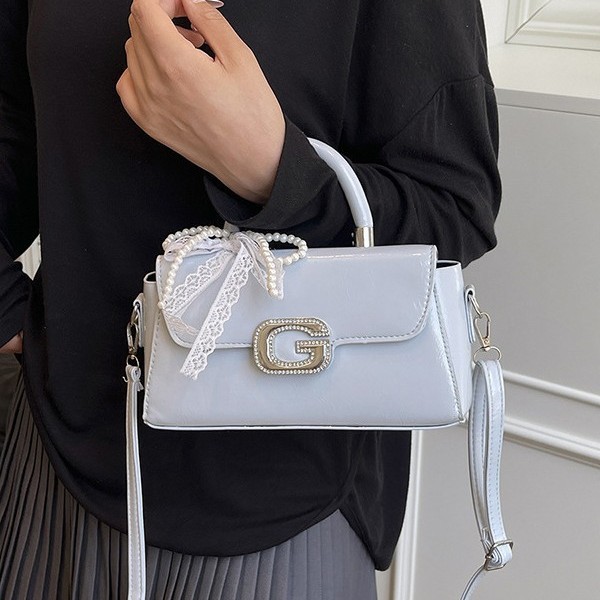 This year, trendy and stylish hand-held small square bags, Korean niche lace oro-style crossbody bags, and elegant single-shoulder bags are all in vogue Specification drawing