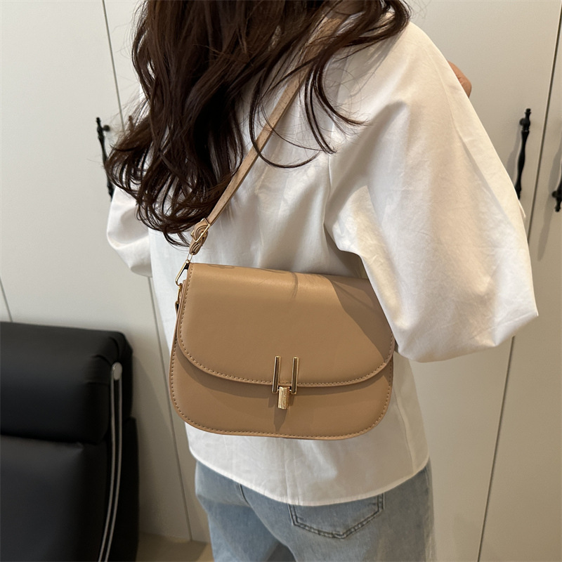 The 2025 new style of fashionable solid color simple and versatile casual single-shoulder crossbody bag is stylish, elegant, trendy and of high-end quality details Picture