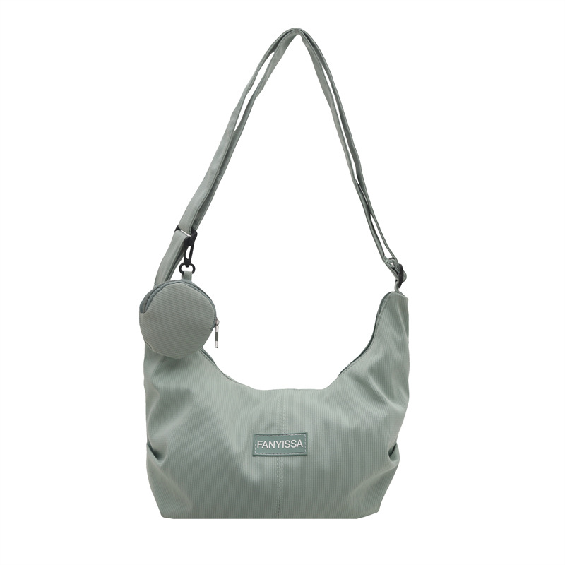 A stylish women's bag made of cloth, an ins large-capacity single-shoulder crossbody bag, a new 2025 lightweight, casual and artistic tote bag Item Picture