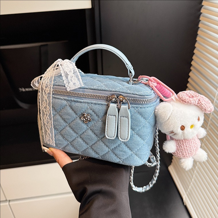 Cross-border fashion diamond-patterned embroidered chain handbag for women, 2025 new style, niche design, high-end single-shoulder crossbody bag full figure
