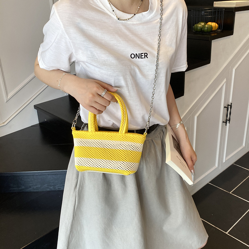 Summer 2025 new style woven striped handbag, Korean version mesh hollowed-out bucket women's chain single-shoulder crossbody bag Application Scenario