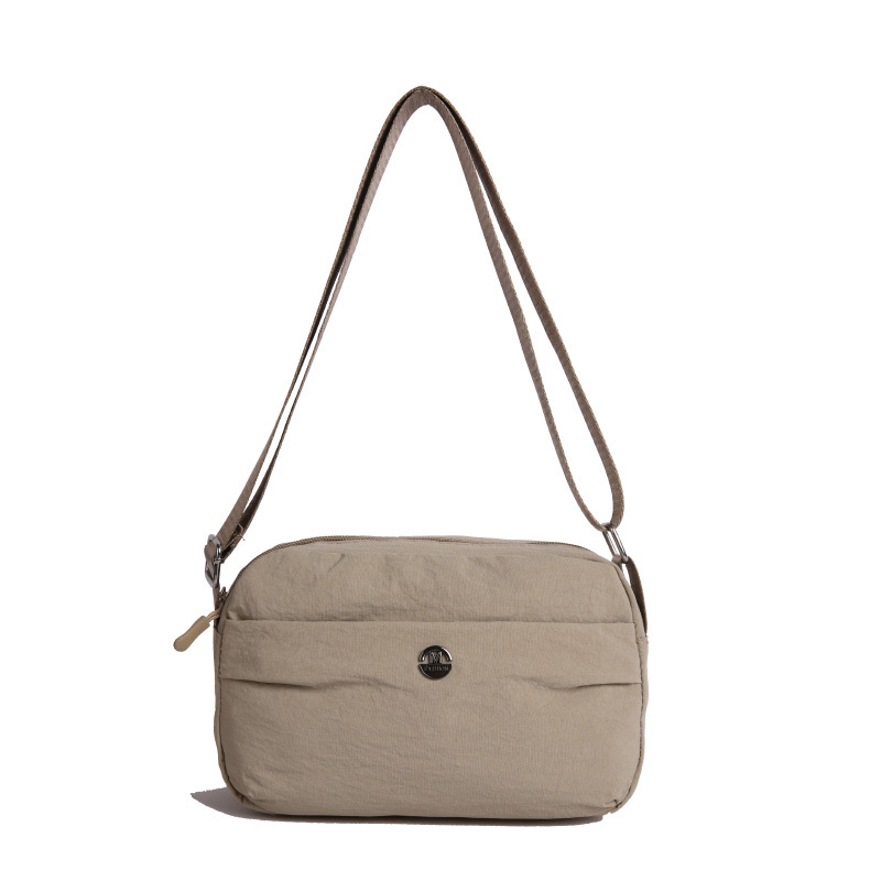 A new large-capacity single-shoulder crossbody bag for women with a high-end feel, a versatile and lightweight nylon fabric small square bag from Japan and South Korea Item Picture