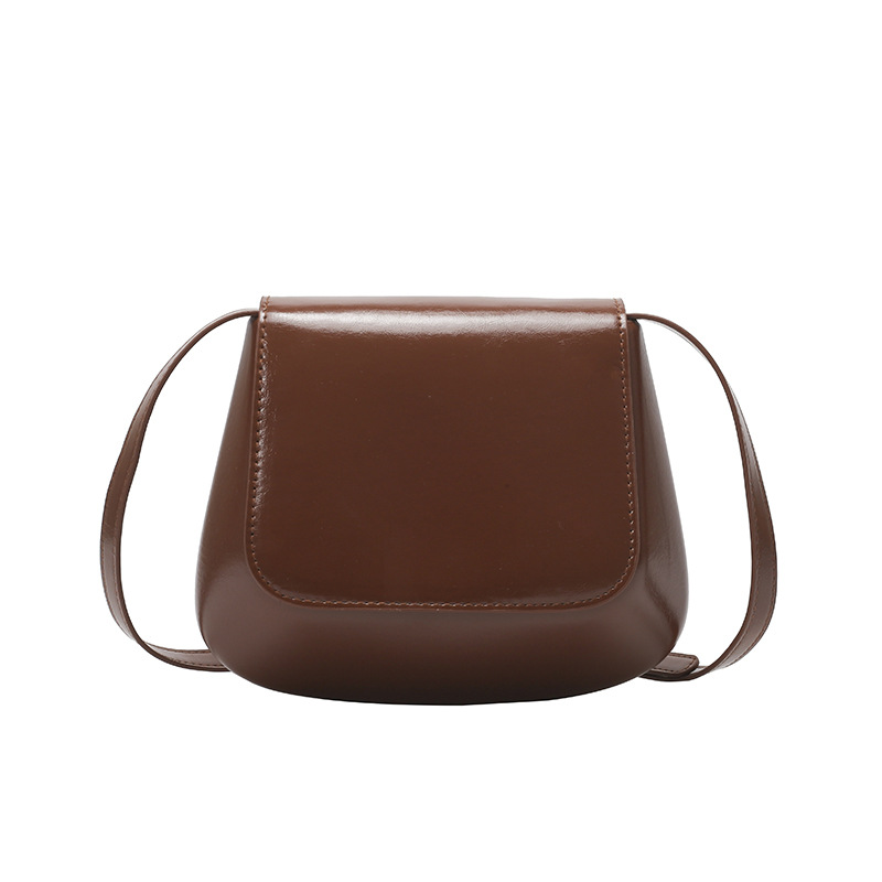 The 2025 new style of women's bags: simple solid-color chestnut bag, niche design, commuting saddle bag, crossbody small square bag for women Item Picture
