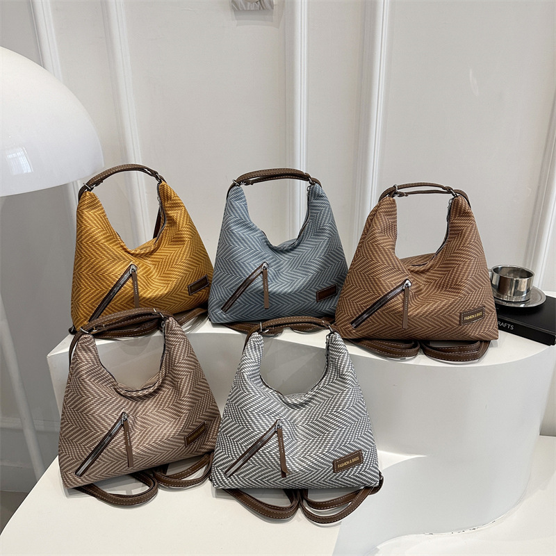Spring 2025 new style: fresh and sweet, with a sense of weaving and straw weaving, trendy women's bag, single-shoulder bag, crossbody bag Application Scenario