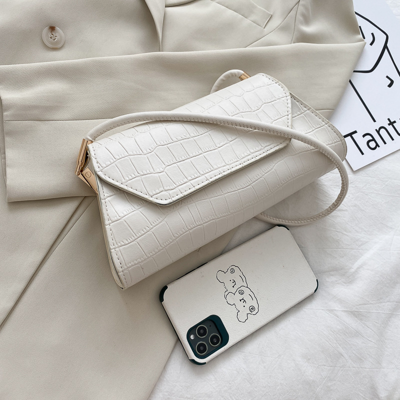 French style trendy small bag 2022 new trendy trendy women's bag, versatile single-shoulder armpit bag, baguette bag Application Scenario