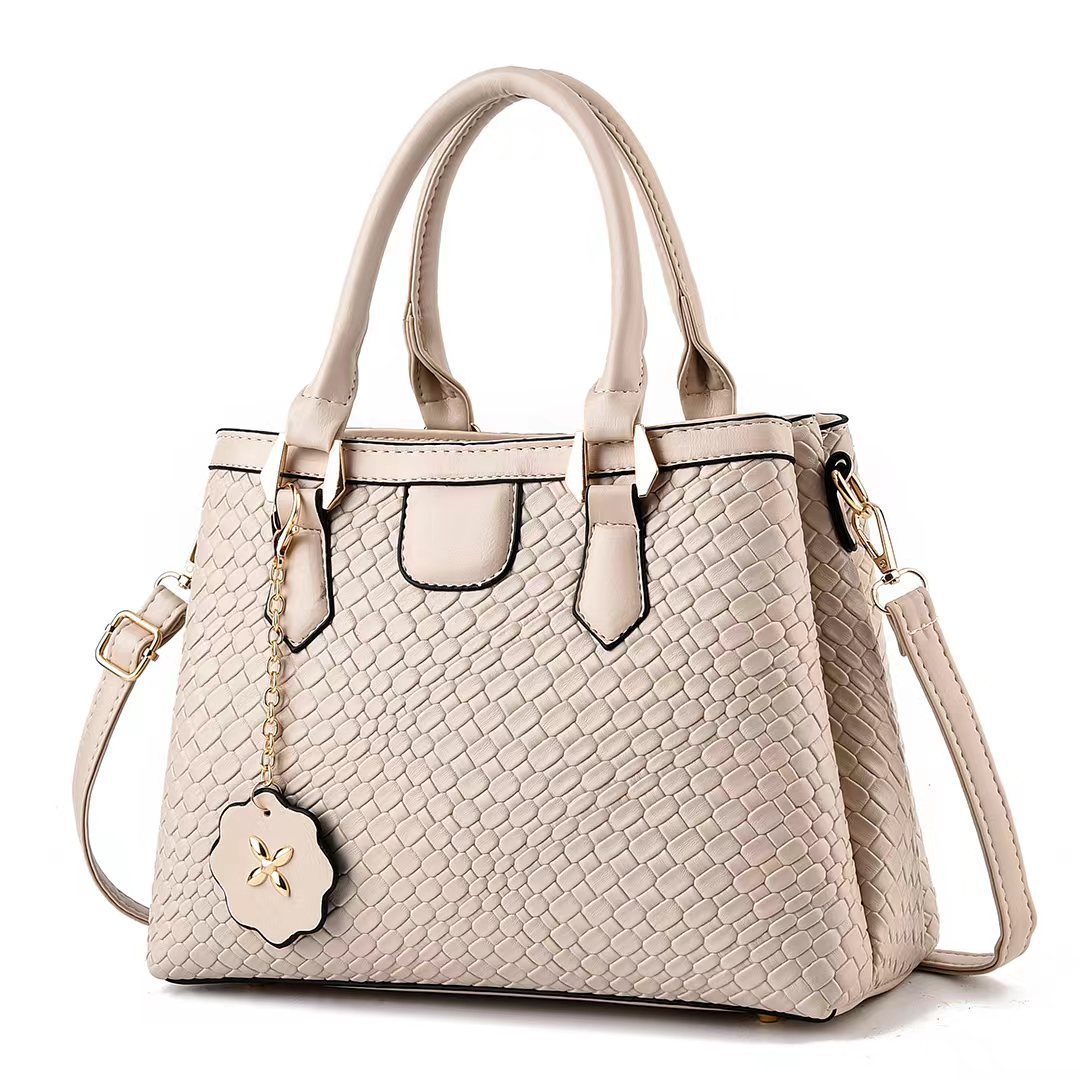 Versatile women's handbag, fashionable large women's bag, new autumn and winter style women's bag, Korean style trendy single-shoulder crossbody bag details Picture