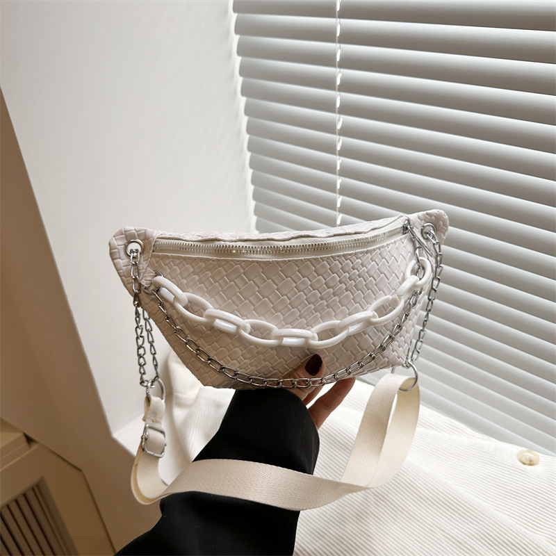 The new checkered PU women's bag with a thick chain texture is a trendy and fashionable single-shoulder bag for women in the spring of 2025 full figure