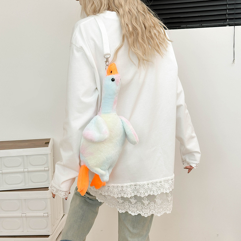 New cartoon plush toy duck doll bag, cute and girlish single-shoulder bag, claw machine doll exchange wholesale version Application Scenario