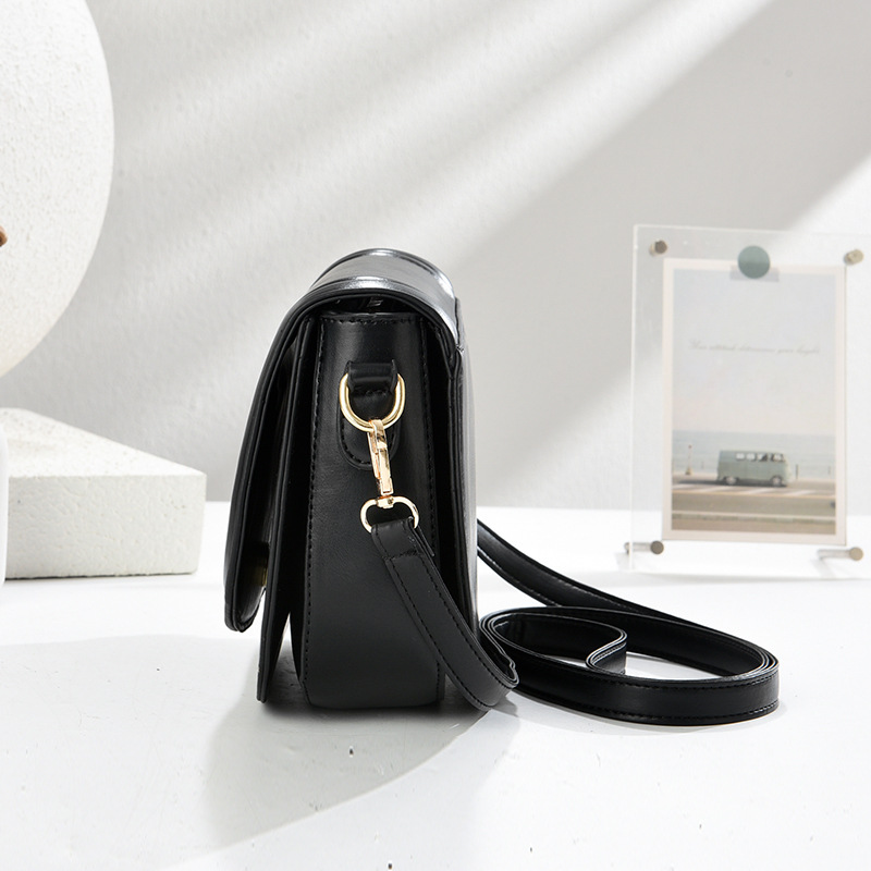 The 2025 new saddle bag women's bag features a niche design. It is a solid-color flip-top embossed fashionable women's crossbody bag Application Scenario