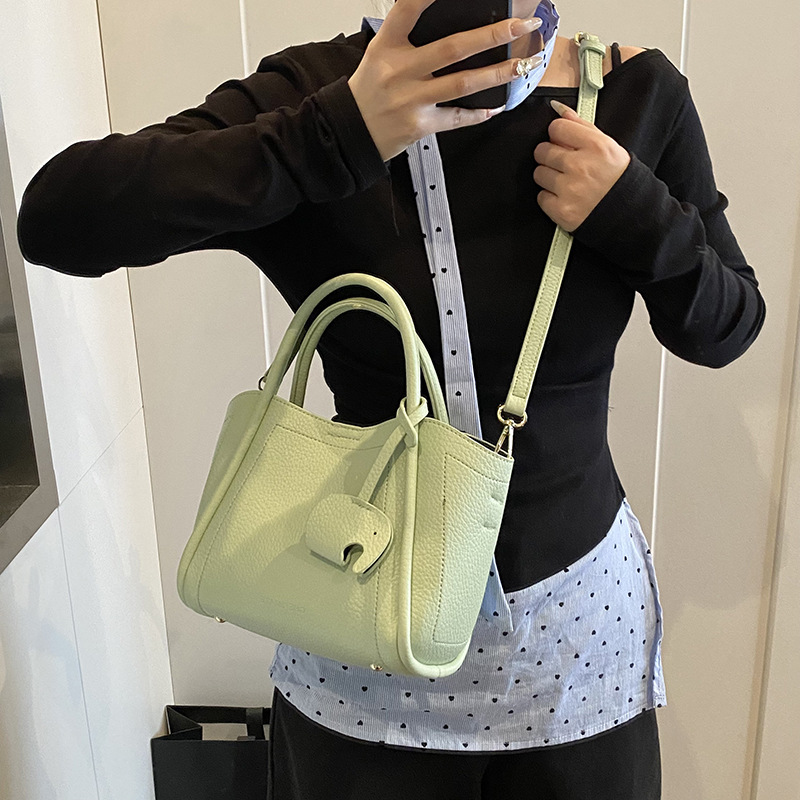 High-end soft leather bag for women 2025 new style, fashionable and versatile hand-held bucket bag, casual and simple crossbody bag details Picture
