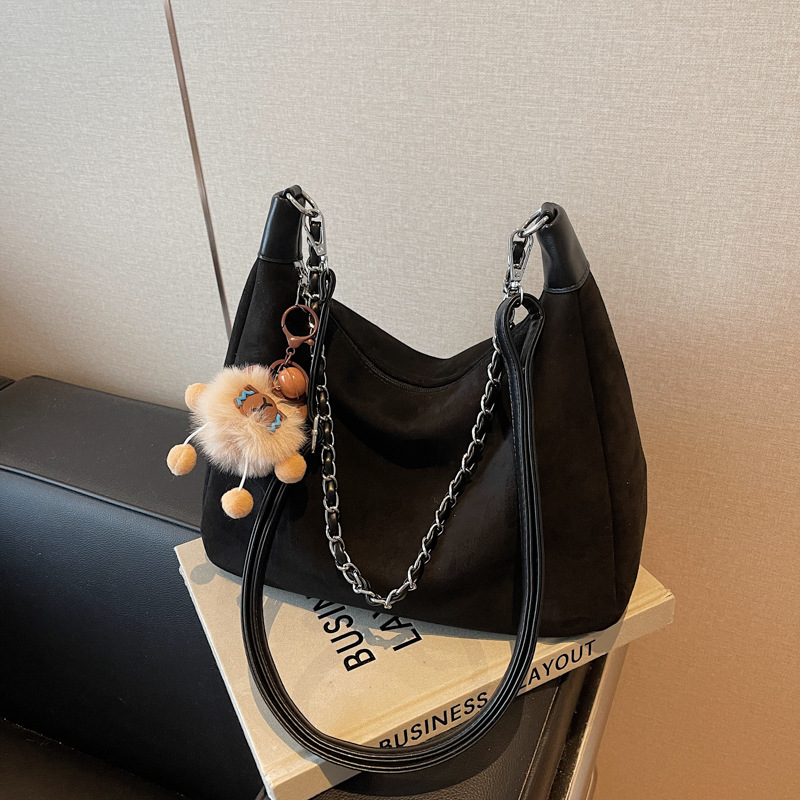 A casual and relaxed large-capacity trendy underarm bag for women, a new 2024 retro, fashionable and versatile single-shoulder crossbody bag Specification drawing
