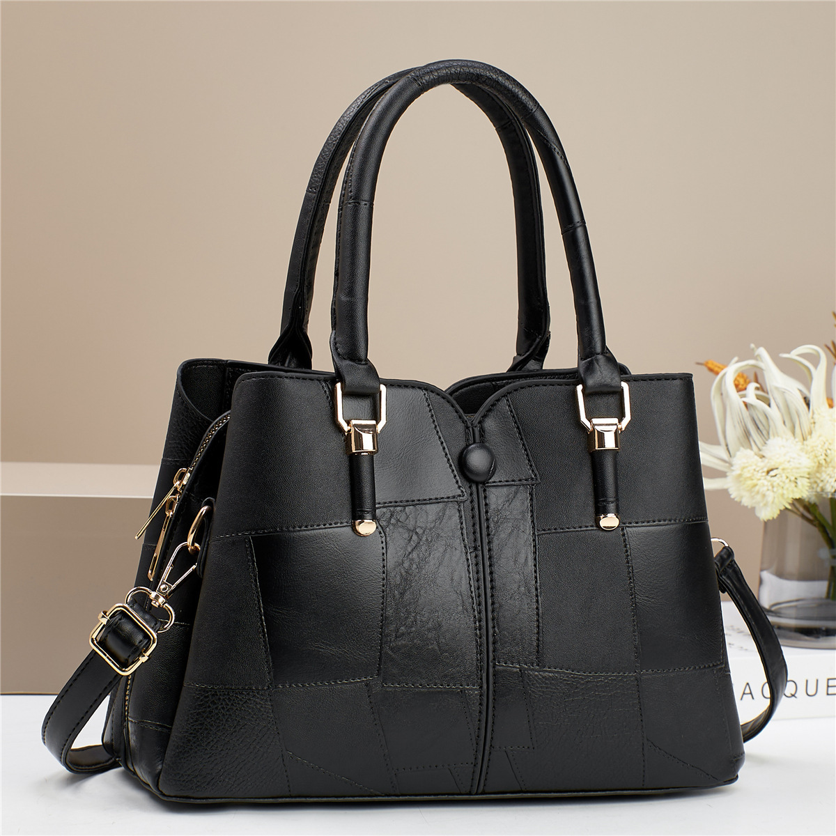 Taizhou women's bags, large-capacity handbags, new styles of women's bags, high-quality single-shoulder large bags, mom bags, wholesale of one piece full figure