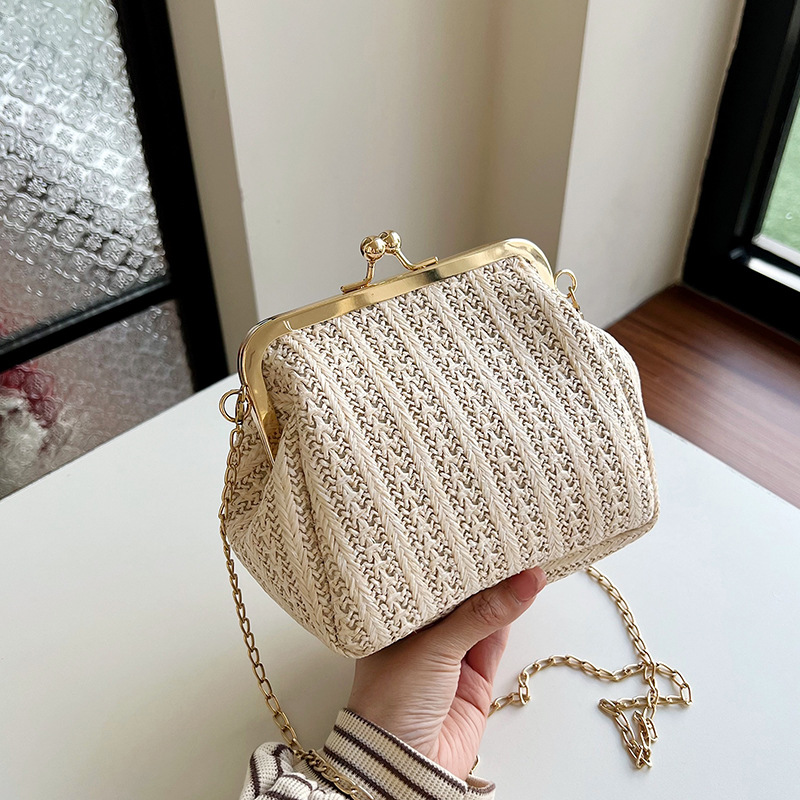 Woven shell bag for women, Spring 2024 new style, simple and fashionable chain bag, casual crossbody small square bag full figure