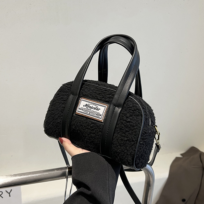 Lambskin fashionable Korean-style shell bag for women, 2022 new versatile casual fur bag, niche design crossbody bag Specification drawing